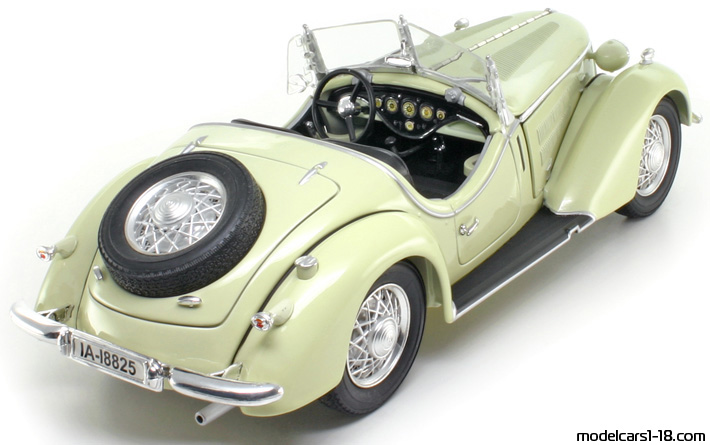 1936 - Wanderer W25K Ricko 1/18 (Weiß) Hinten rechte seite