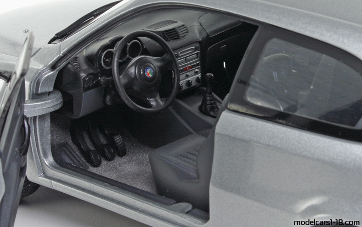 2000 - Alfa Romeo 147 1.9 JTD Ricko 1/18 (Серебристый) Интерьер панель приборов