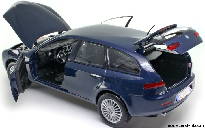 2006 - Alfa Romeo 159 Sportwagon Mondo Motors 1/18 (Синий) Открывающиеся части