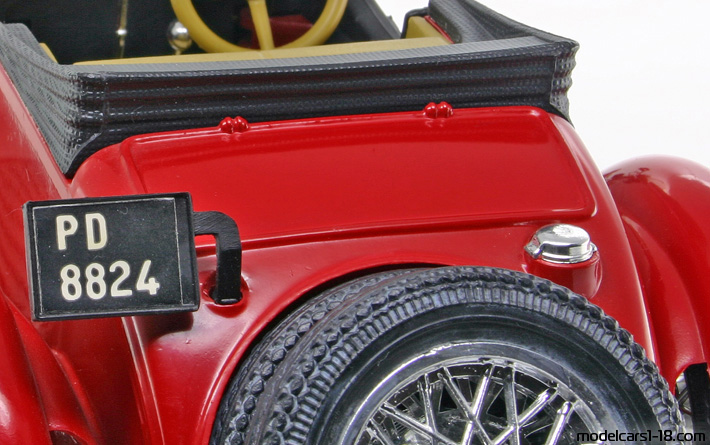 1931 - Alfa Romeo 6C 1750 Mille Miglia Polistil 1/16 (Kрасный) Багажник / Поднимающиеся фары