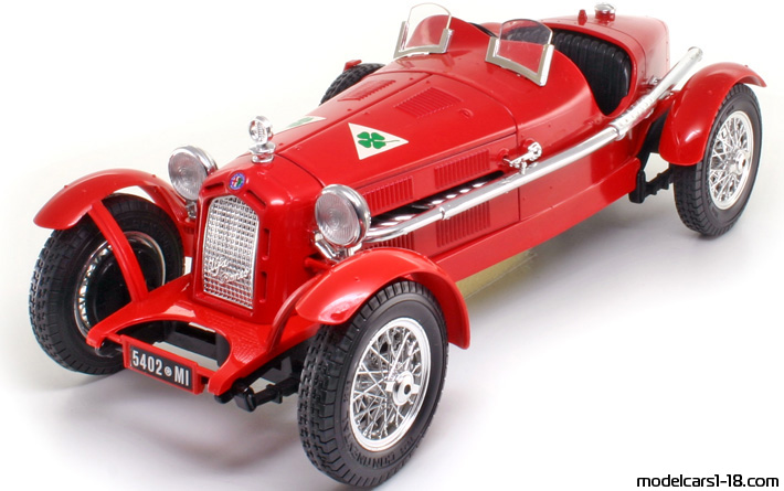 1934 - Alfa Romeo 8C 2300 Monza Bburago 1/18 (Red) Передняя левая сторона