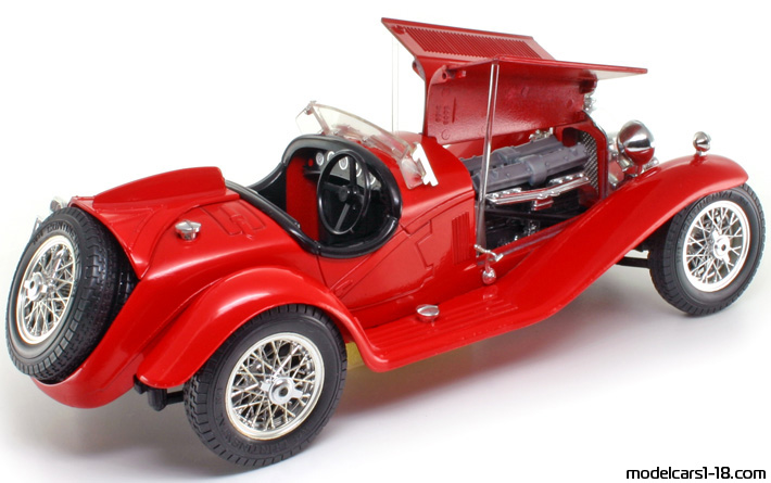 1932 - Alfa Romeo 8C 2300 Spider Bburago 1/18 (Kрасный) Открывающиеся части