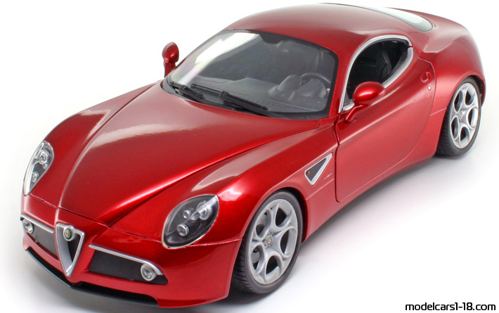 2007 - Alfa Romeo 8C Competizione Welly 1/18 (Kрасный) Передняя левая сторона