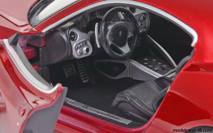 2007 - Alfa Romeo 8C Competizione Welly 1/18 (Kрасный) Интерьер панель приборов