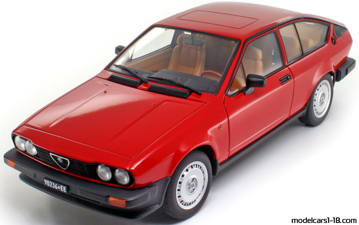 1980 - Alfa Romeo Alfetta GTV 2.0 AutoArt 1/18 (Kрасный) Передняя левая сторона