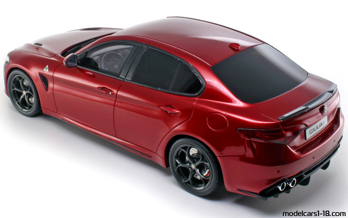 2016 - Alfa Romeo Giulia Quadrifoglio Otto Models 1/18 (Kрасный) Открывающиеся части