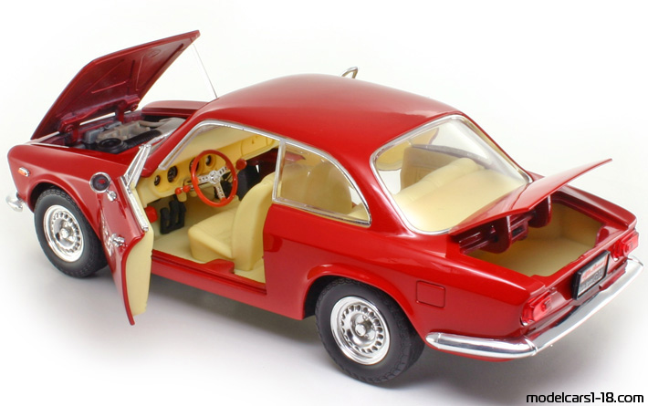 1965 - Alfa Romeo Giulia Sprint GTA Road Signature 1/18 (Kрасный) Открывающиеся части