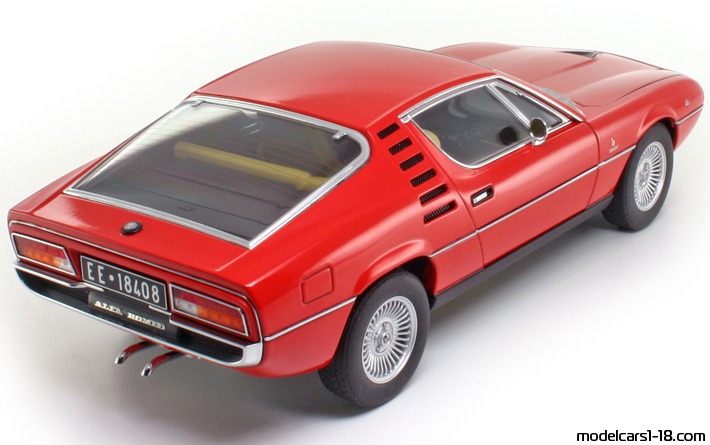 1970 - Alfa Romeo Montreal AutoArt 1/18 (Kрасный) Задняя правая сторона