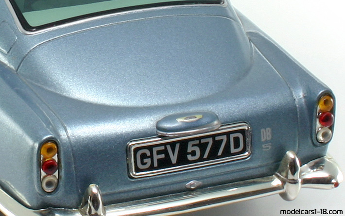 1963 - Aston Martin DB5 Chrono 1/18 (Синий) Багажник / Поднимающиеся фары