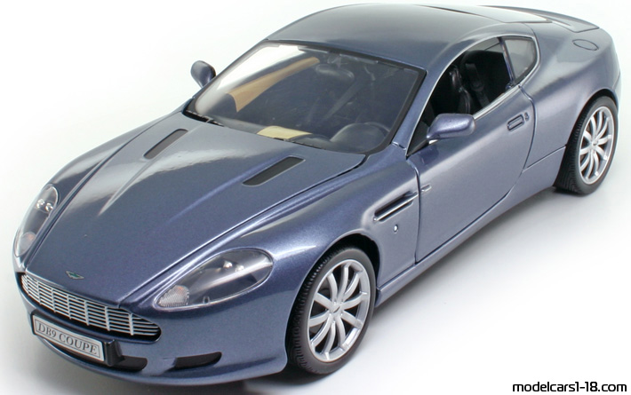 2004 - Aston Martin DB9 Mondo Motors 1/18 (Синий) Передняя левая сторона