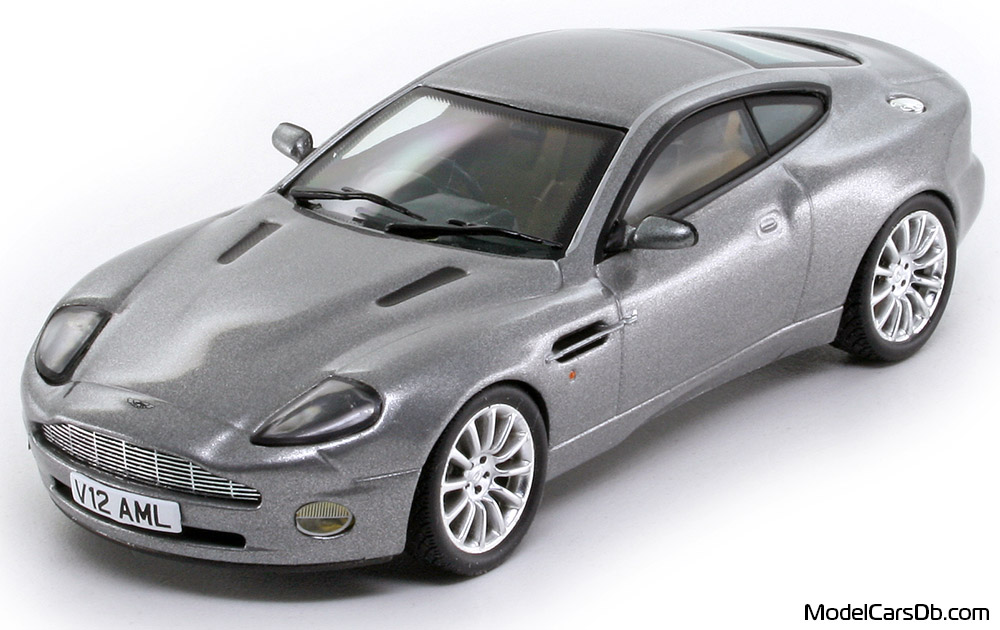 2001 - Aston Martin V12 Vanquish IXO 1/43 (Серый ) Передняя левая сторона