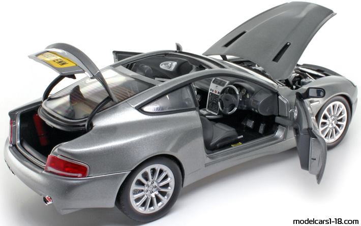 2002 - Aston Martin V12 Vanquish Beanstalk 1/18 (Серый ) Открывающиеся части