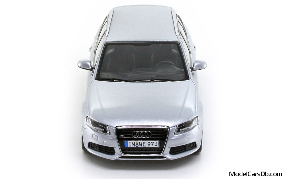 2008 - Audi A4 Avant (B8) Minichamps 1/43 (Светло-серебристый) Спереди