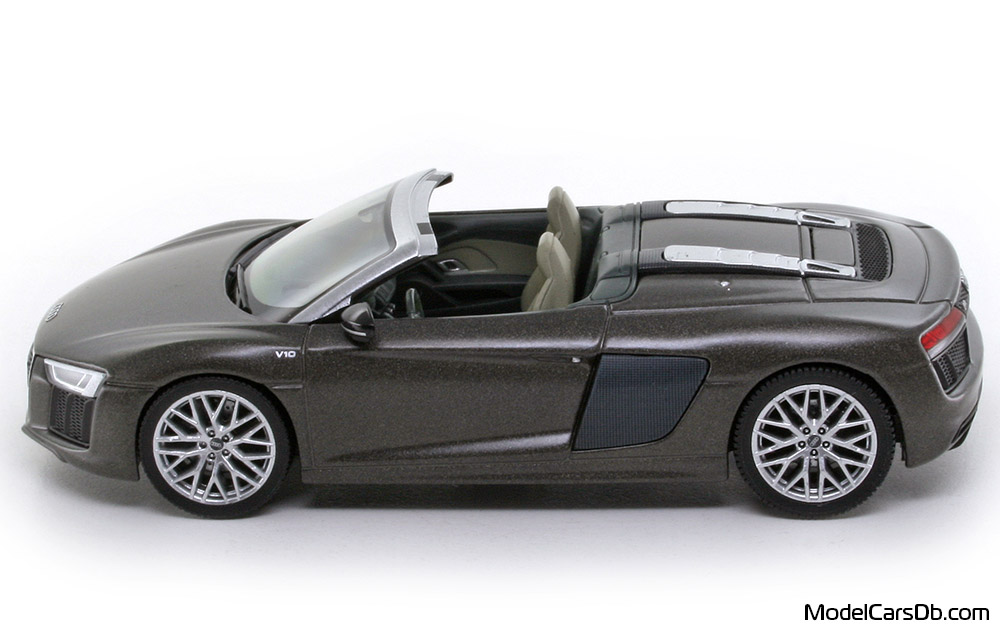 2015 - Audi R8 V10 Spyder (4S) Herpa 1/43 (Серый ) Сторона