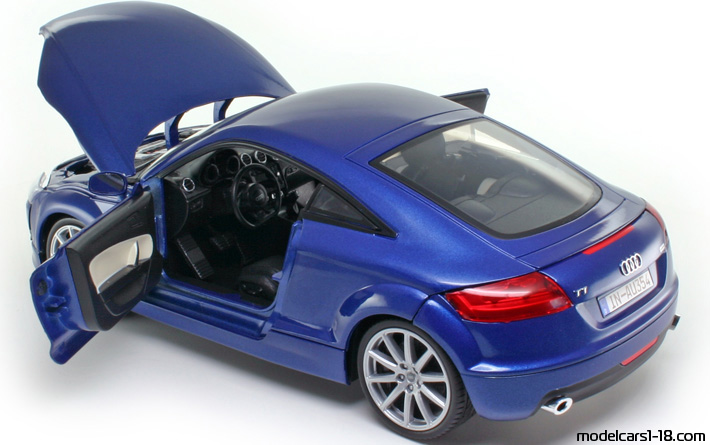 2006 - Audi TT (8J) Motor Max 1/18 (Синий) Открывающиеся части