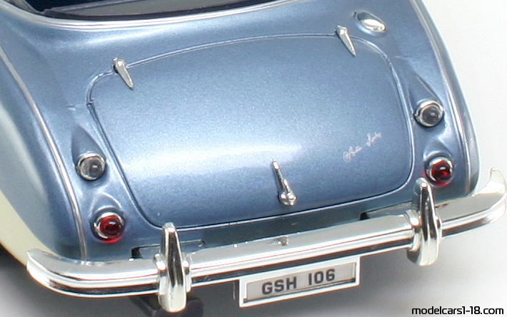 1961 - Austin Healey 3000 Mk II ERTL 1/18 (Синий / Белый) Багажник / Поднимающиеся фары