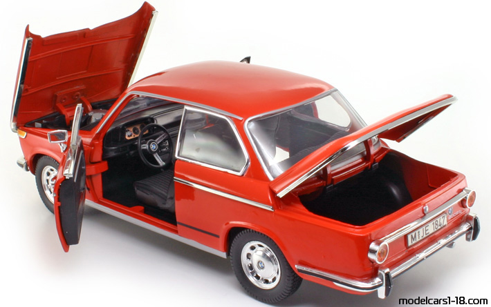 1971 - BMW 2002 tii Anson 1/18 (Kрасный) Открывающиеся части