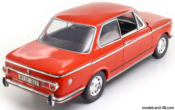 1971 - BMW 2002 tii Anson 1/18 (Kрасный) Задняя правая сторона