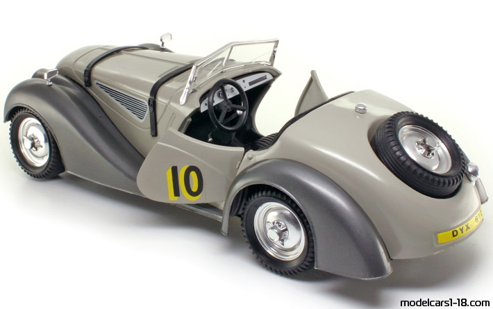 1936 - BMW 328 Polistil 1/16 (Серый  / Серый ) Открывающиеся части