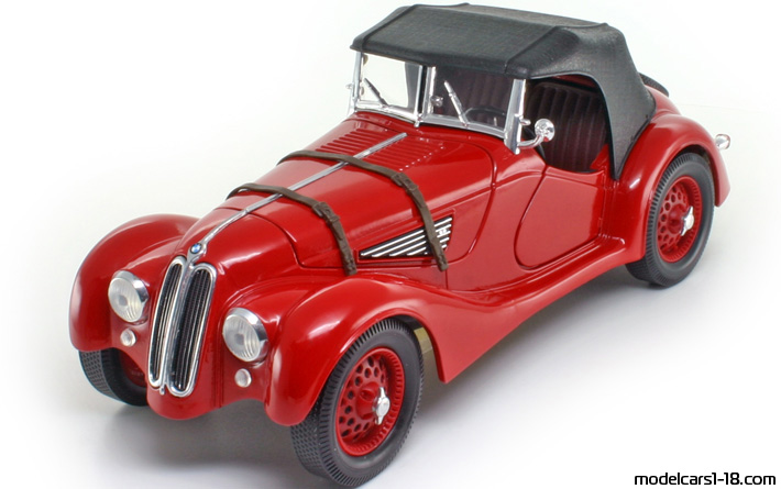 1940 - BMW 328 Road Legends 1/18 (Kрасный) Передняя левая сторона