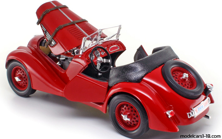 1940 - BMW 328 Road Legends 1/18 (Kрасный) Открывающиеся части