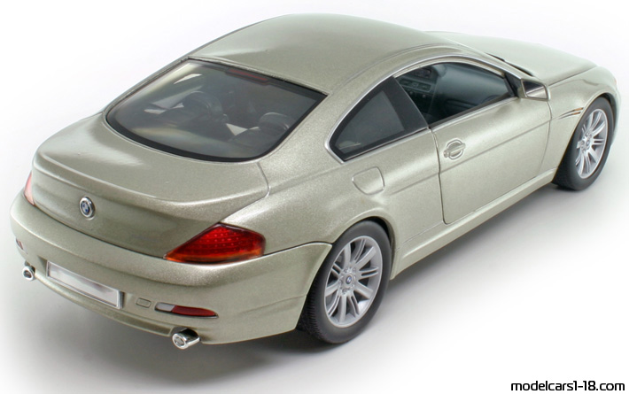 2004 - BMW 645 Ci (E63) Hot Wheels 1/18 (Золотой ) Задняя правая сторона