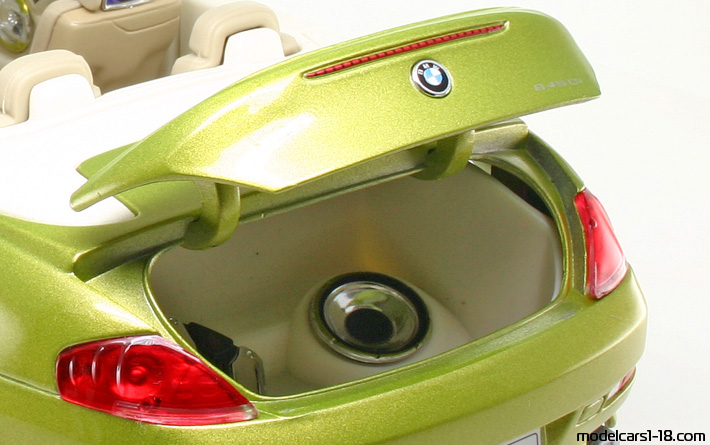 2005 - BMW 645 Ci (E64) Maisto 1/18 (Зелёный) Багажник / Поднимающиеся фары