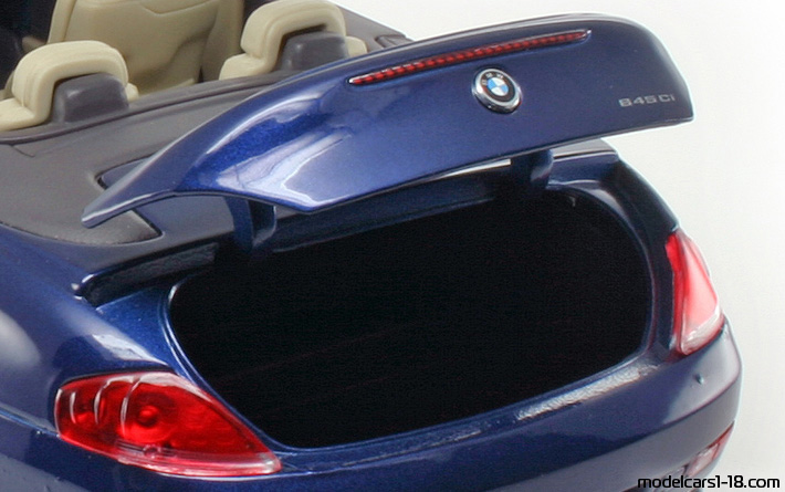 2005 - BMW 645 Ci (E64) Maisto 1/18 (Синий) Багажник / Поднимающиеся фары
