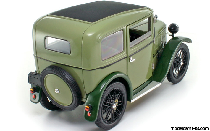 1929 - BMW Dixi 3/15 Ricko 1/18 (Коричневый / Зелёный) Задняя правая сторона