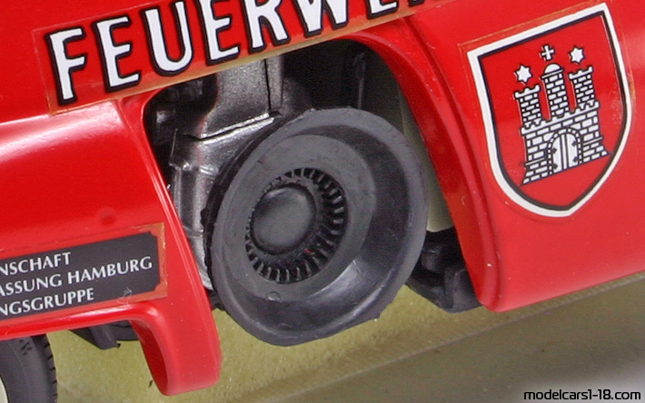 1955 - BMW Isetta 250 Fire Dept Revell 1/18 (Kрасный) Двигатель