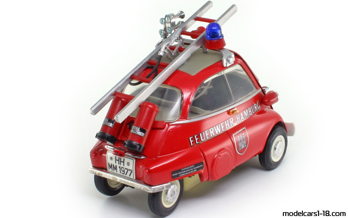 1955 - BMW Isetta 250 Fire Dept Revell 1/18 (Kрасный) Задняя правая сторона
