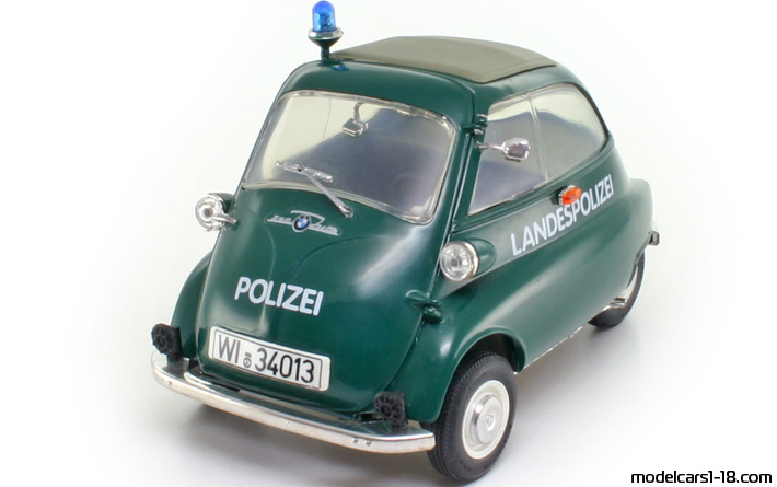 1955 - BMW Isetta 250 Police Revell 1/18 (Зелёный) Передняя левая сторона