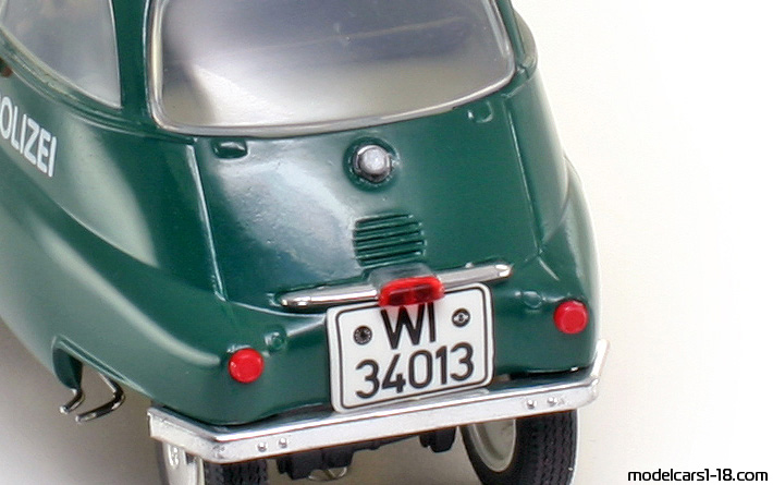 1955 - BMW Isetta 250 Police Revell 1/18 (Зелёный) Багажник / Поднимающиеся фары
