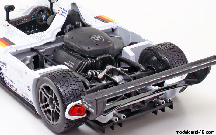 1999 - BMW V12 LMR Maisto 1/18 (Белый) Двигатель