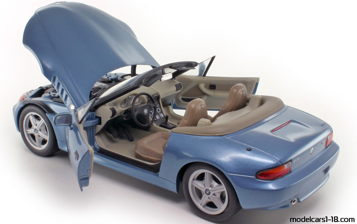 1996 - BMW Z3 (E36/7) UT 1/18 (Синий) Открывающиеся части
