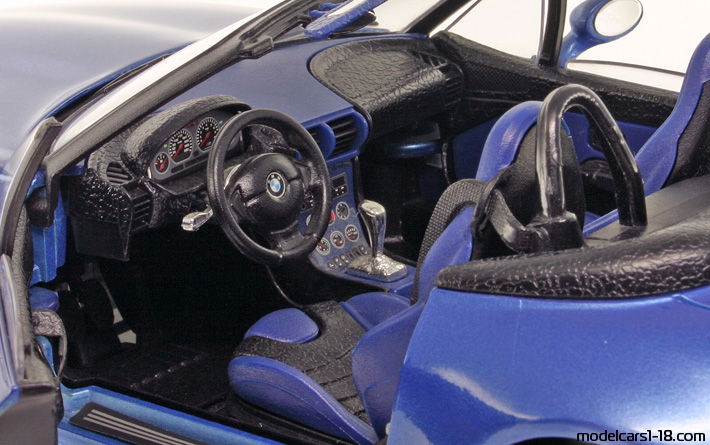 1996 - BMW Z3 M (E36/7) Bburago 1/18 (Синий) Интерьер панель приборов