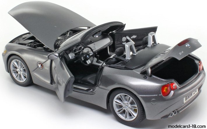 2002 - BMW Z4 (E85) Ricko 1/18 (Серый ) Открывающиеся части
