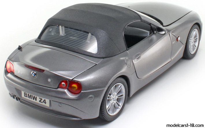 2002 - BMW Z4 (E85) Ricko 1/18 (Серый ) Задняя правая сторона