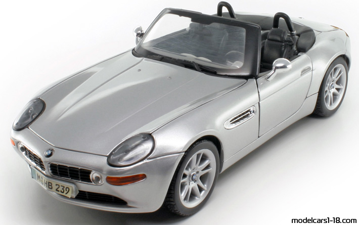2000 - BMW Z8 (E52) Maisto 1/18 (Серебристый) Передняя левая сторона