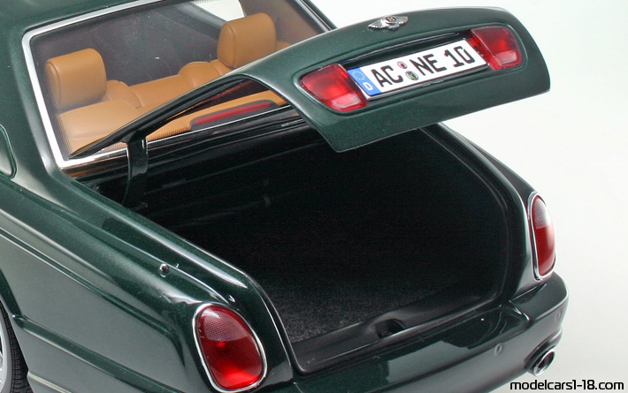 2002 - Bentley Arnage T Minichamps 1/18 (Зелёный) Багажник / Поднимающиеся фары