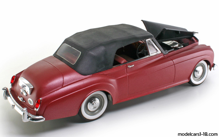 1959 - Bentley S2 Continental Solido 1/20 (Зелёный) Открывающиеся части