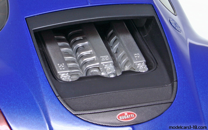 1999 - Bugatti Chiron Concept AutoArt 1/18 (Синий) Двигатель