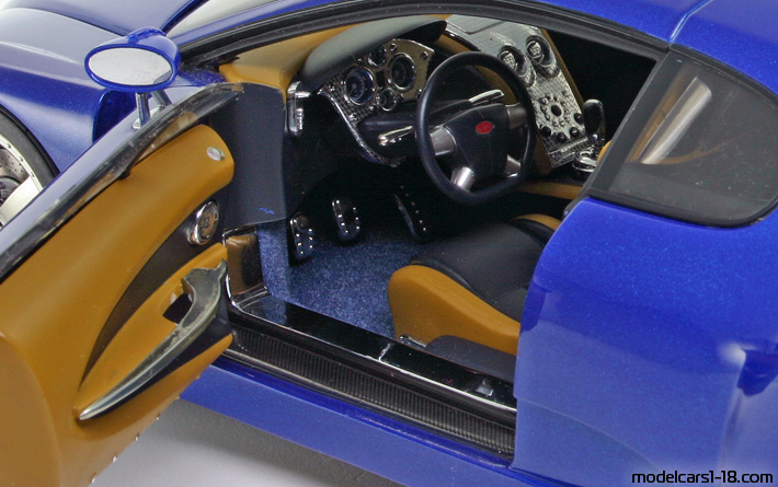 1999 - Bugatti Chiron Concept AutoArt 1/18 (Синий) Интерьер панель приборов