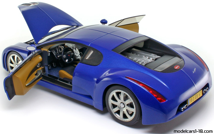 1999 - Bugatti Chiron Concept AutoArt 1/18 (Синий) Открывающиеся части