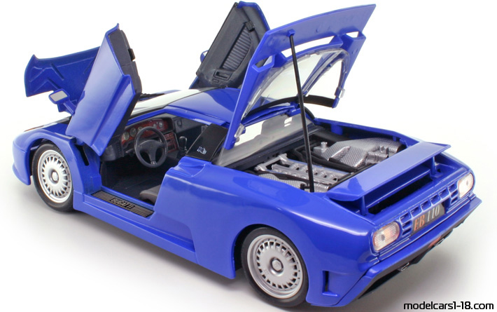1991 - Bugatti EB 110 Maisto 1/18 (Синий) Открывающиеся части