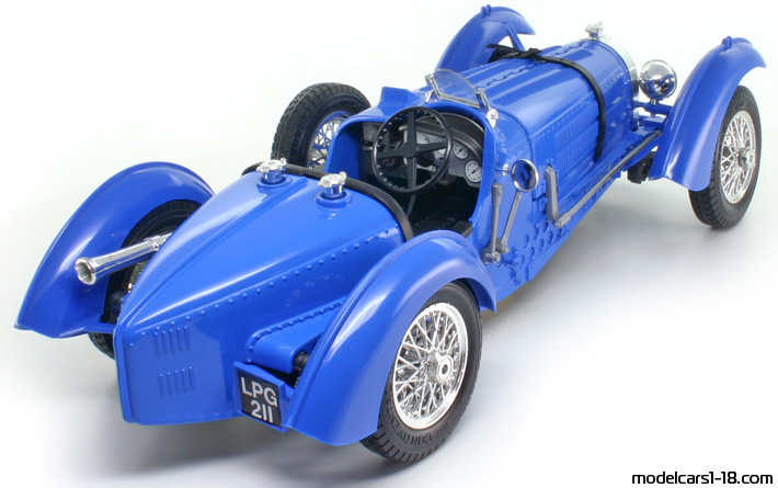 1934 - Bugatti Type 59 Bburago 1/18 (Blue) Задняя правая сторона