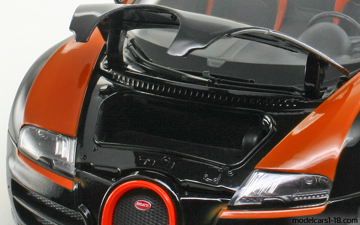 2012 - Bugatti Veyron 16.4 Grand Sport Rastar 1/18 (Чёрный / Kрасный) Багажник / Поднимающиеся фары