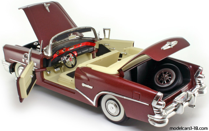 1955 - Buick Century Mira 1/18 (Kрасный) Открывающиеся части