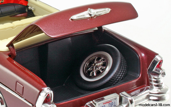 1955 - Buick Century Mira 1/18 (Kрасный) Багажник / Поднимающиеся фары