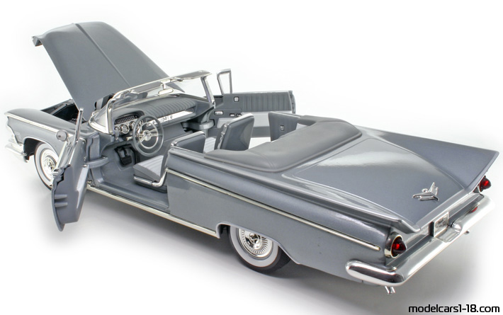 1959 - Buick Electra 225 Road Signature 1/18 (Серебристый) Открывающиеся части